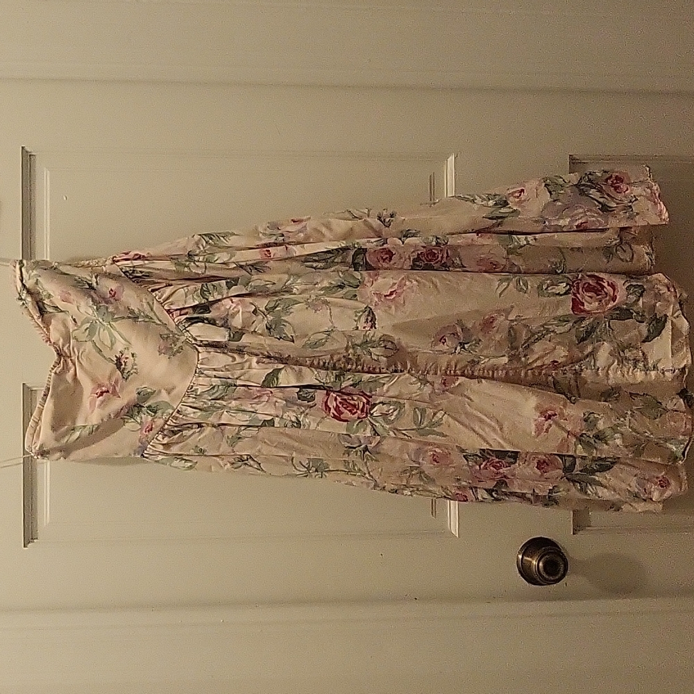 Urban Outfitters Sweetheart Neck Dress